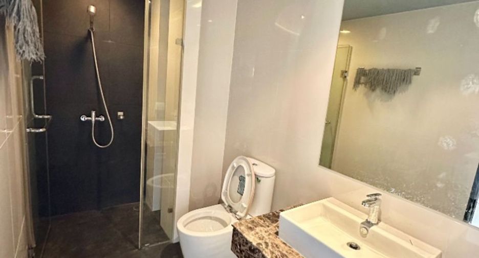 For rent and for sale 2 bedrooms condo in Pathum Wan, Bangkok