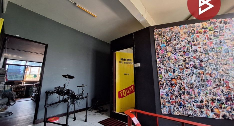 For sale 3 bedrooms retail Space in Wang Thonglang, Bangkok