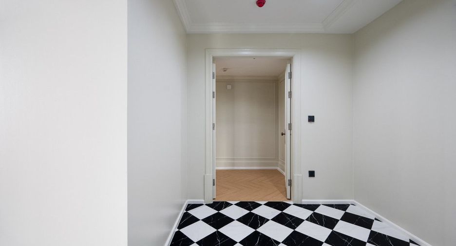 For sale 2 bedrooms condo in Yan Nawa, Bangkok