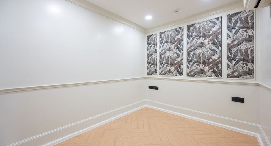 For sale 2 bedrooms condo in Yan Nawa, Bangkok