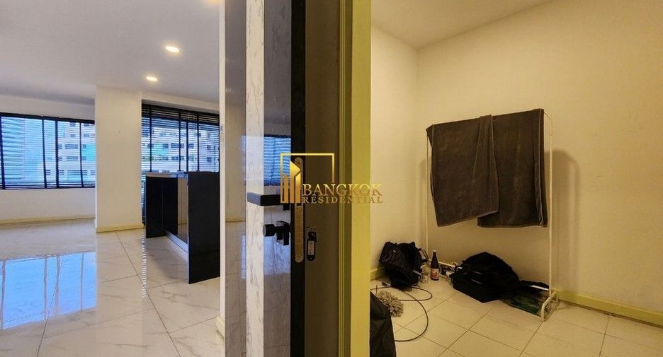 À louer et à vendre studio condo à Watthana, Bangkok