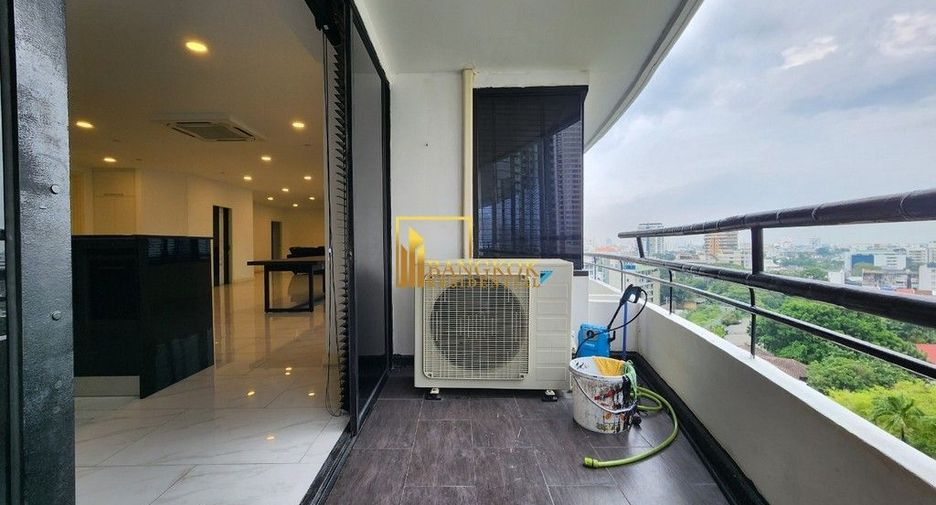 À louer et à vendre studio condo à Watthana, Bangkok