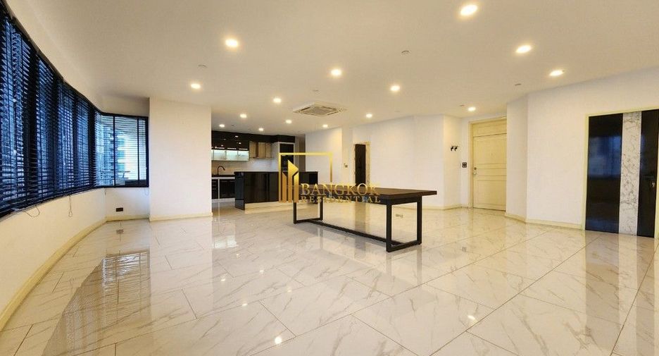 À louer et à vendre studio condo à Watthana, Bangkok