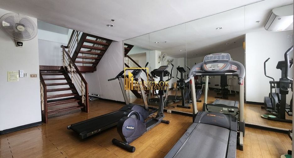 À louer et à vendre studio condo à Watthana, Bangkok