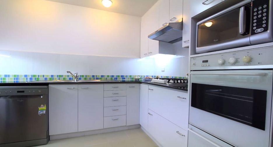 For rent 4 bedrooms apartment in Sathon, Bangkok
