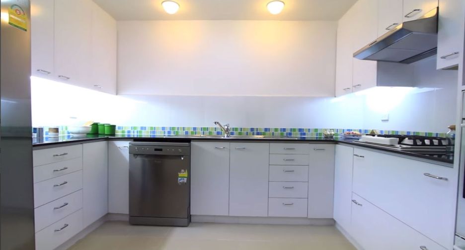 For rent 4 bedrooms apartment in Sathon, Bangkok