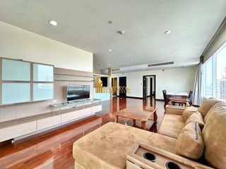 À louer et à vendre 3 chambres condo à Khlong Toei, Bangkok
