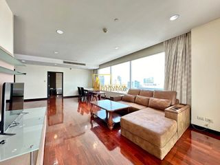 À louer et à vendre 3 chambres condo à Khlong Toei, Bangkok