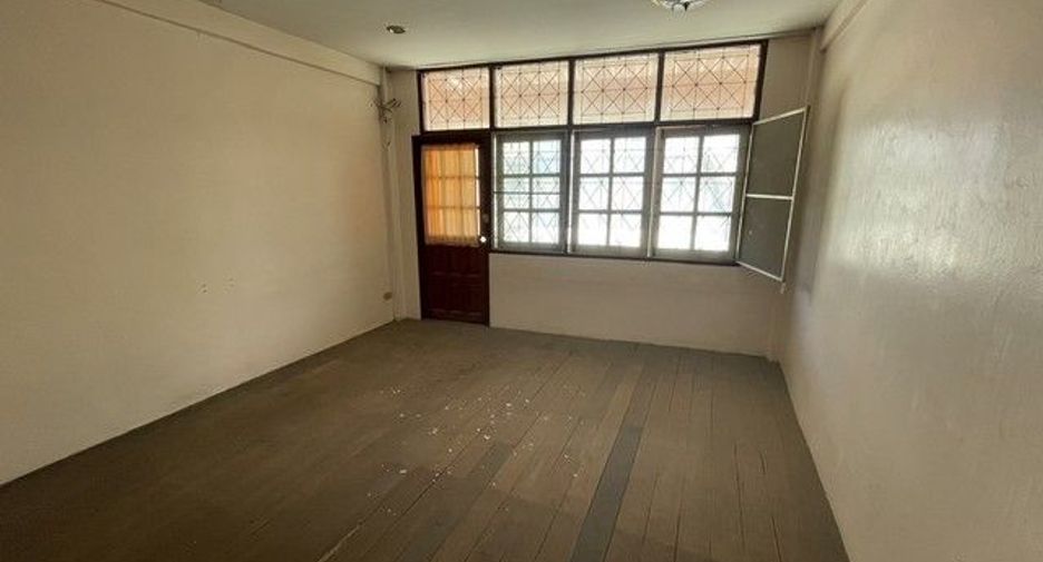 Продажа 1 кровать торговое помещение в Ban Bueng, Чонбури
