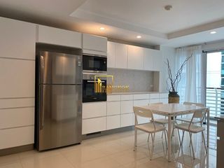 Condo en alquiler y en venta de 5 habitaciones en Watthana, Bangkok