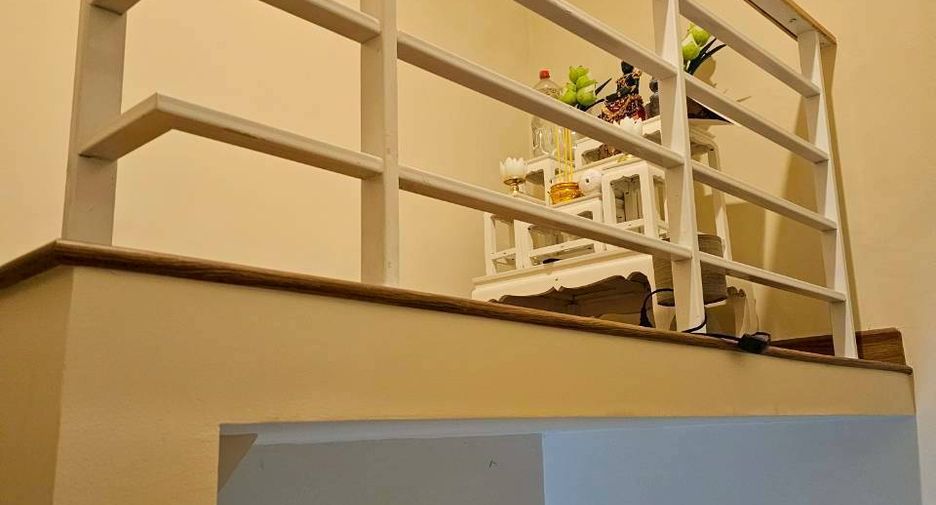 Casa adosada en venta de 4 habitaciones en Lak Si, Bangkok