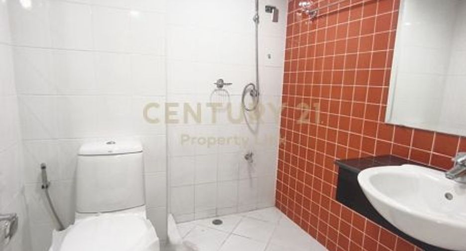 For sale 5 bedrooms townhouse in Chatuchak, Bangkok