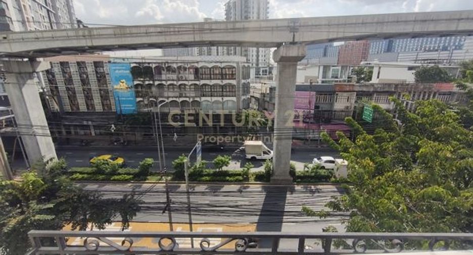 For sale 5 bedrooms townhouse in Chatuchak, Bangkok