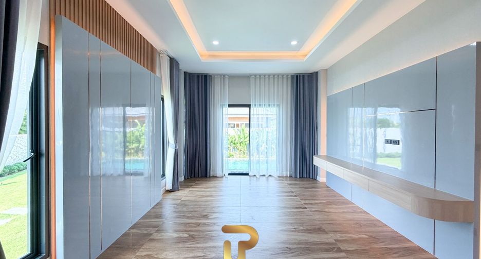 For sale 3 bedrooms villa in Bang Lamung, Chonburi