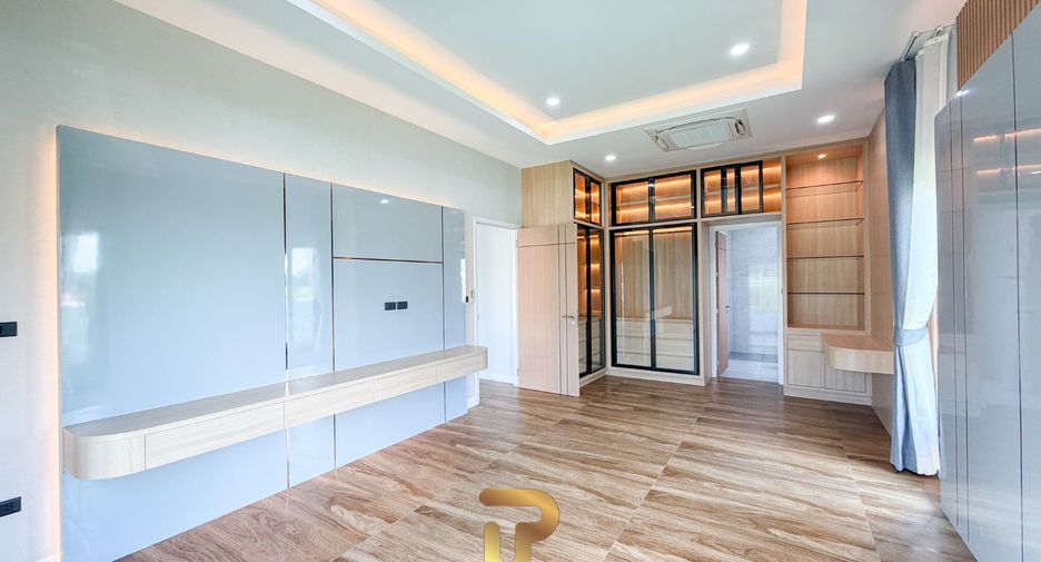 For sale 3 bedrooms villa in Bang Lamung, Chonburi