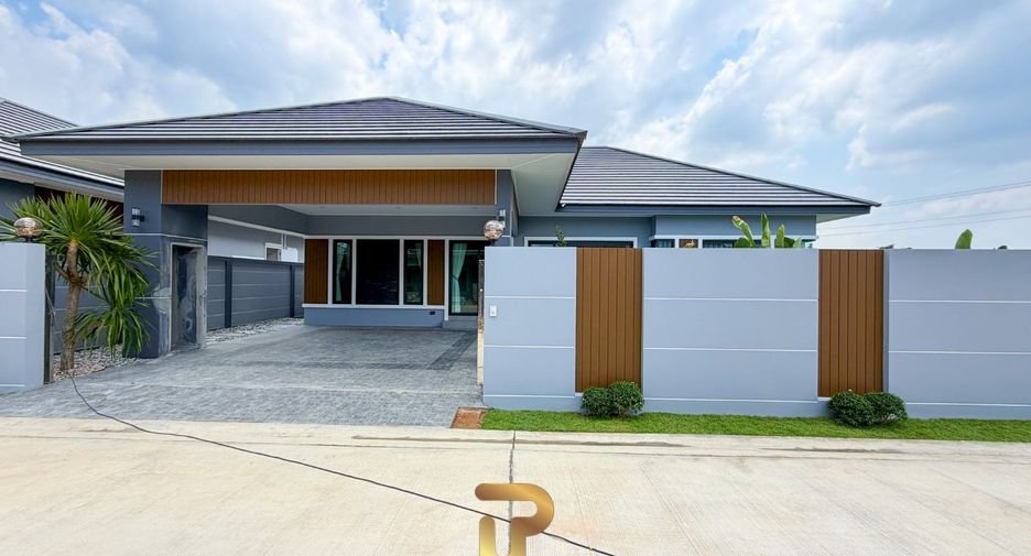 For sale 3 bedrooms villa in Bang Lamung, Chonburi
