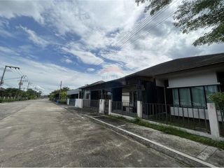 For sale 3 bedrooms house in Mueang Nakhon Si Thammarat, Nakhon Si Thammarat