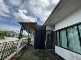 For sale 3 bedrooms house in Mueang Nakhon Si Thammarat, Nakhon Si Thammarat