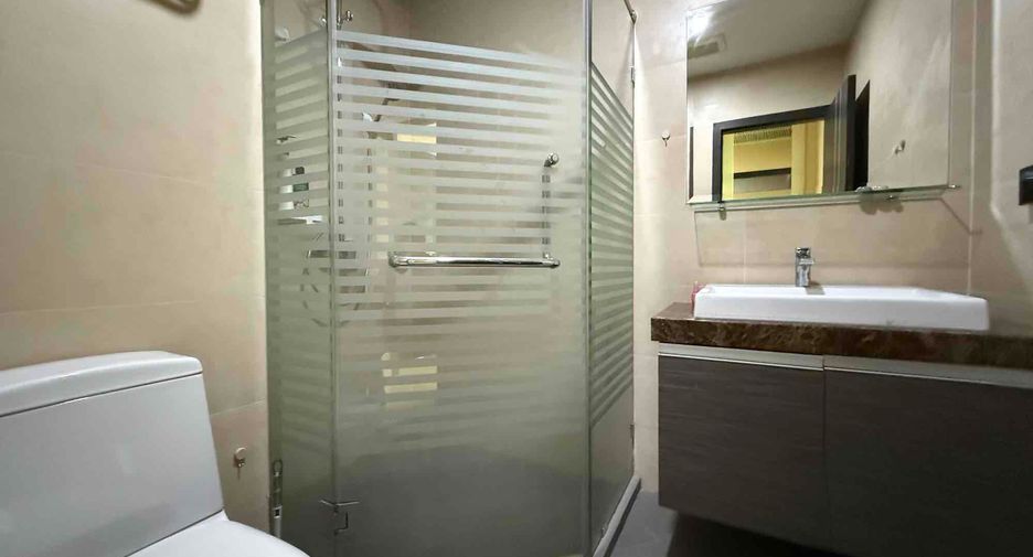 For rent 2 bedrooms condo in Bang Lamung, Chonburi