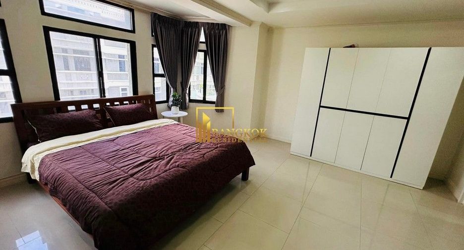 Reihenhaus zur Miete und zum Kauf mit 4 Zimmer in Watthana, Bangkok