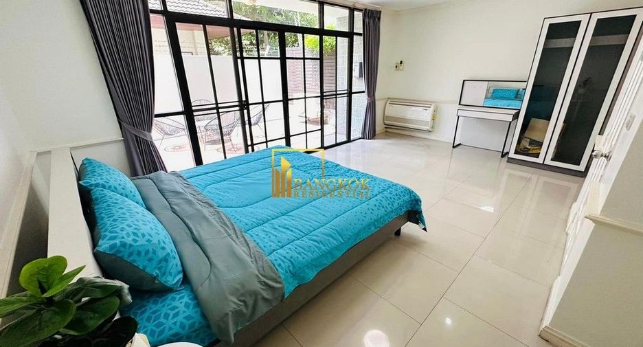 Reihenhaus zur Miete und zum Kauf mit 4 Zimmer in Watthana, Bangkok