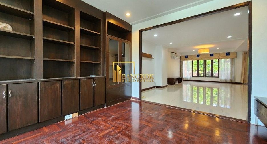 Reihenhaus zur Miete und zum Kauf mit 4 Zimmer in Watthana, Bangkok