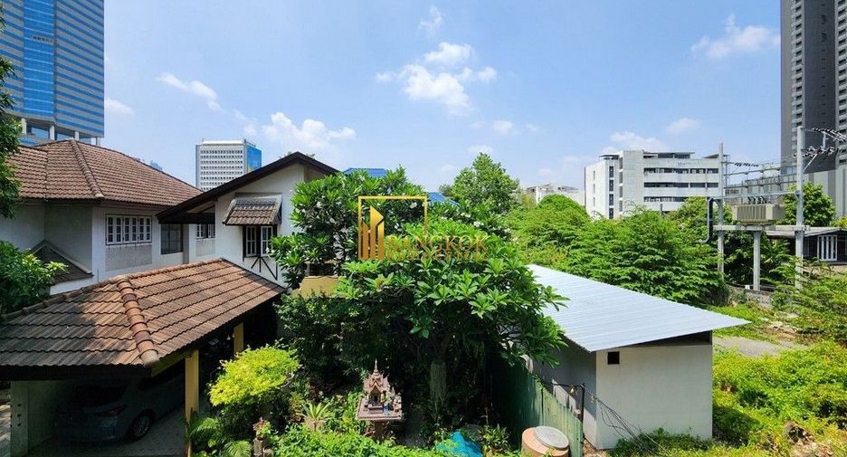 Reihenhaus zur Miete und zum Kauf mit 4 Zimmer in Watthana, Bangkok