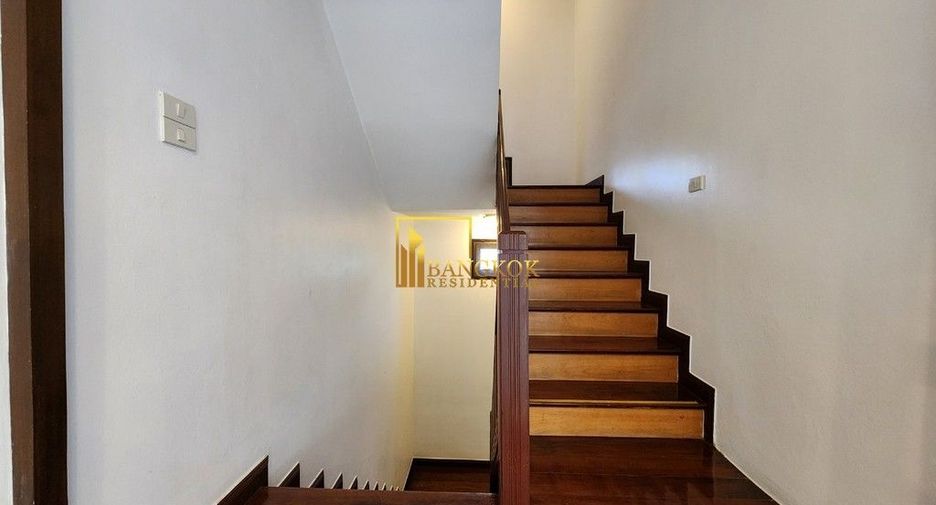Reihenhaus zur Miete und zum Kauf mit 4 Zimmer in Watthana, Bangkok