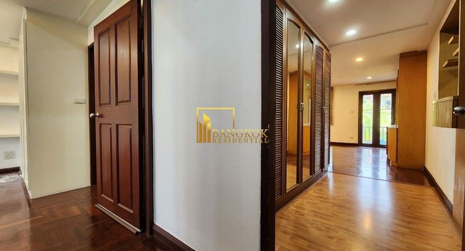 Reihenhaus zur Miete und zum Kauf mit 4 Zimmer in Watthana, Bangkok