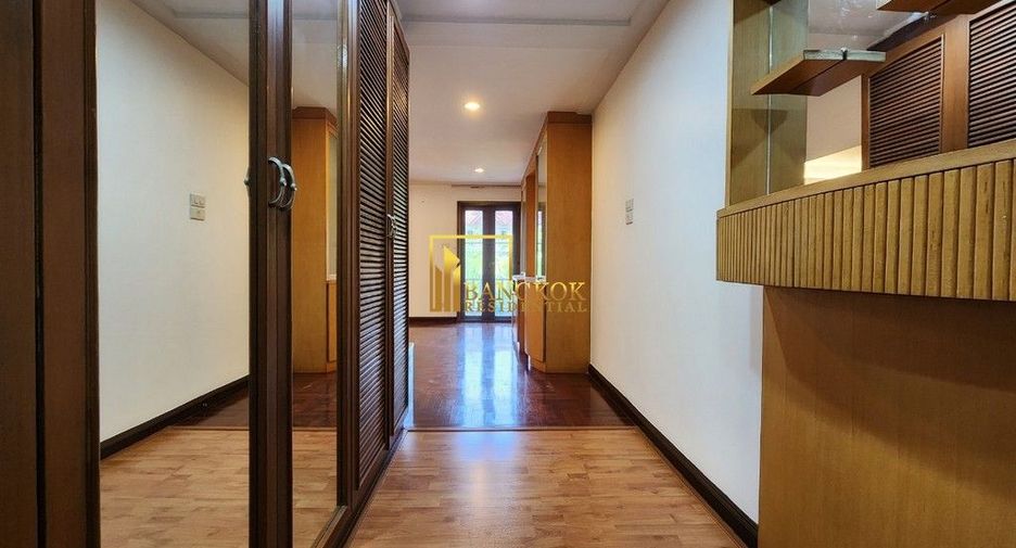 Reihenhaus zur Miete und zum Kauf mit 4 Zimmer in Watthana, Bangkok