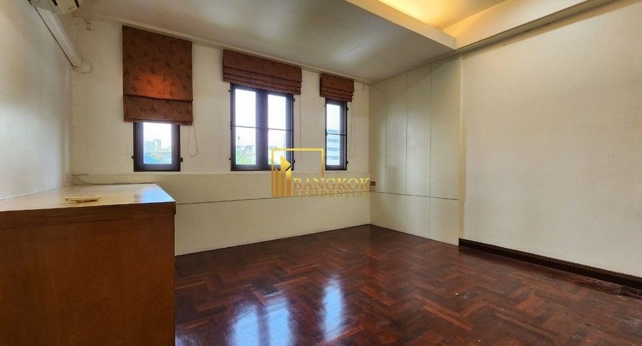 Reihenhaus zur Miete und zum Kauf mit 4 Zimmer in Watthana, Bangkok
