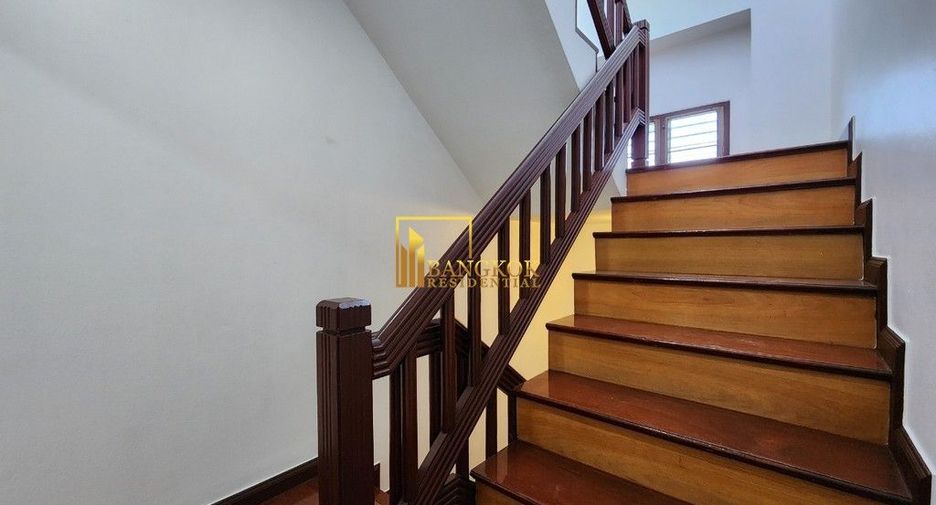 Reihenhaus zur Miete und zum Kauf mit 4 Zimmer in Watthana, Bangkok