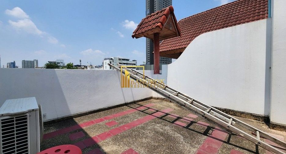 Reihenhaus zur Miete und zum Kauf mit 4 Zimmer in Watthana, Bangkok