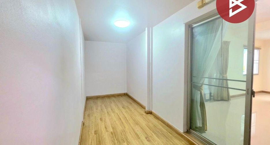 For sale 3 bedrooms house in Si Racha, Chonburi