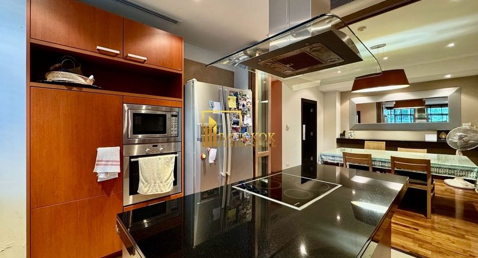 For sale 3 bedrooms condo in Watthana, Bangkok