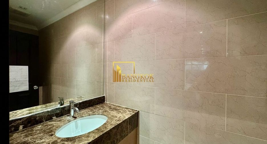 For sale 3 bedrooms condo in Watthana, Bangkok