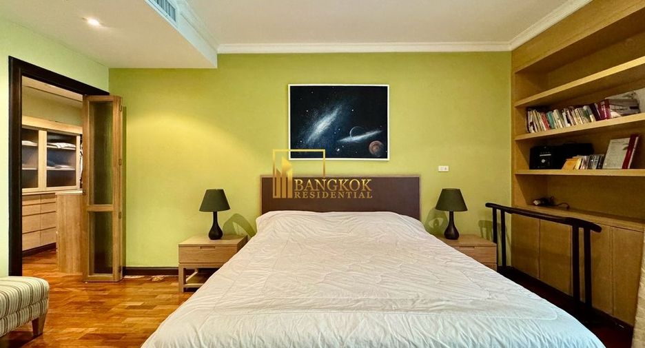 For sale 3 bedrooms condo in Watthana, Bangkok