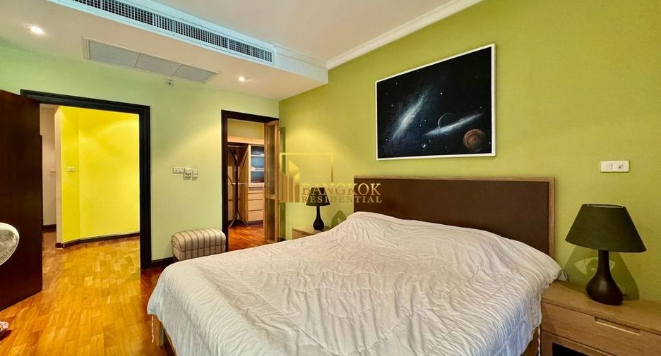 For sale 3 bedrooms condo in Watthana, Bangkok