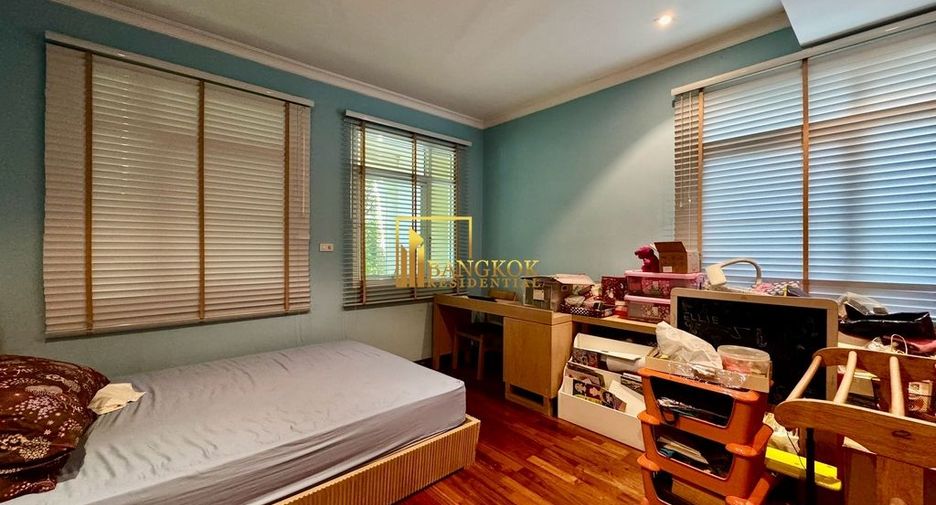 For sale 3 bedrooms condo in Watthana, Bangkok