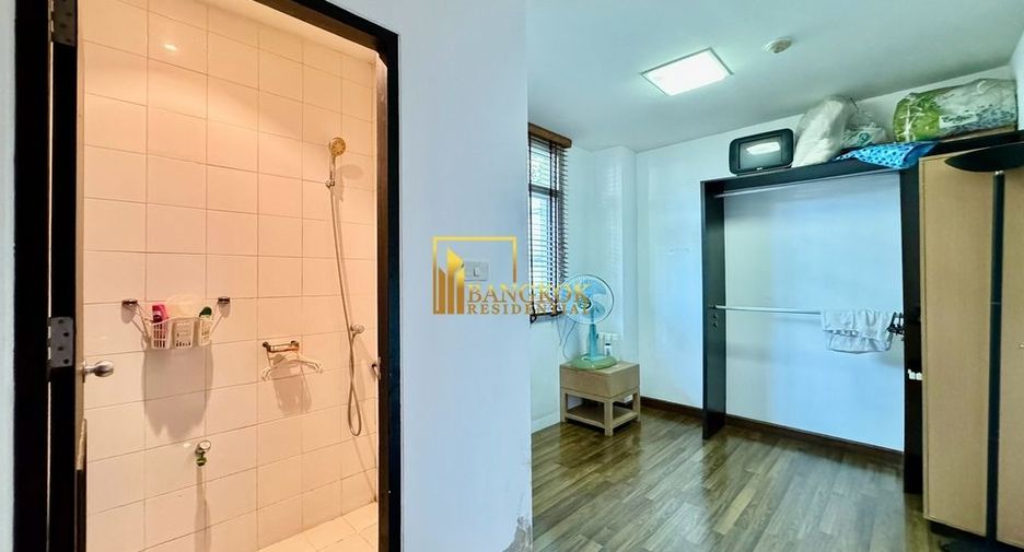For sale 3 bedrooms condo in Watthana, Bangkok