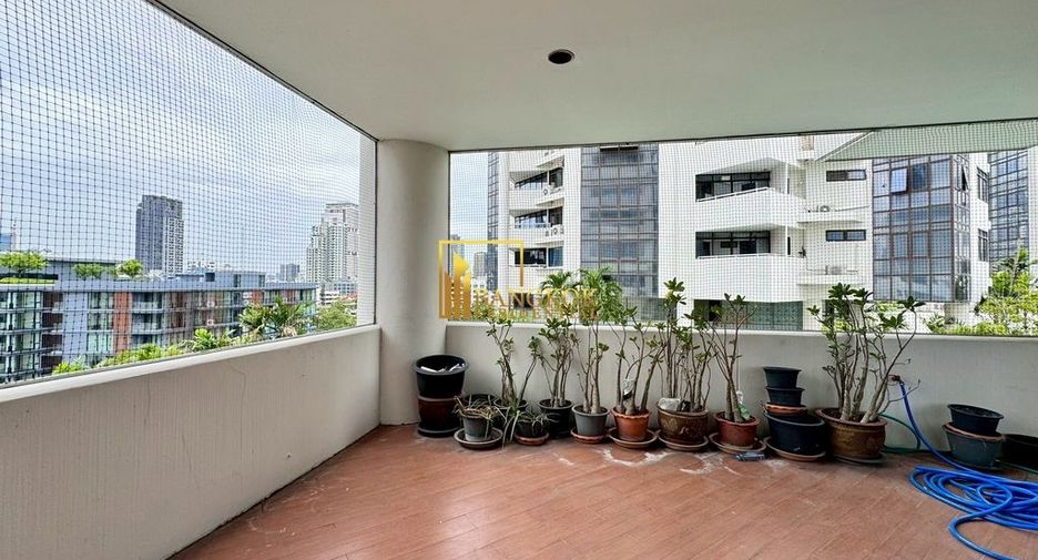For rent そして for sale 3 ベッドルーム condo in Watthana, Bangkok