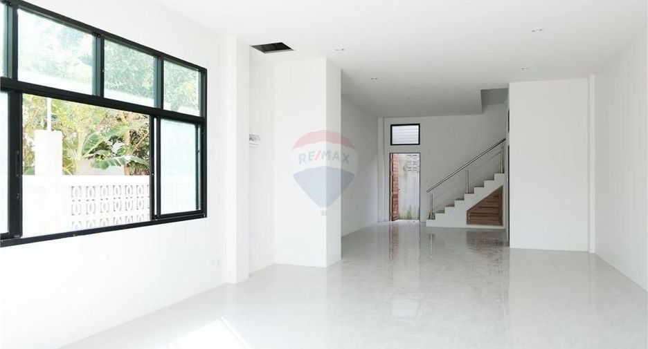 Casa adosada en venta de 2 habitaciones en Khanom, Nakhon Si Thammarat