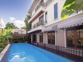 Casa en alquiler de 5 habitaciones en Watthana, Bangkok