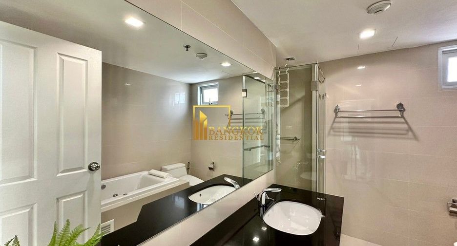 For rent and for sale 3 bedrooms condo in Huai Khwang, Bangkok