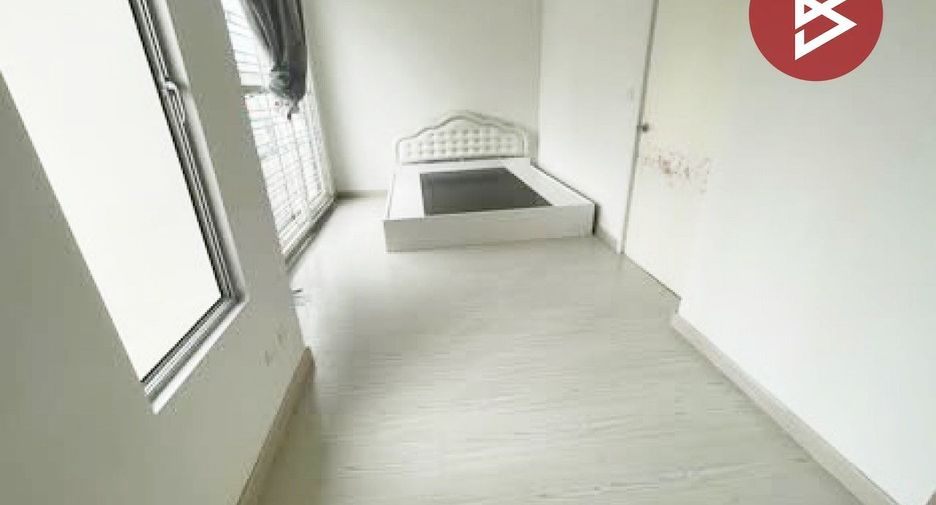 For sale 3 bedrooms townhouse in Bang Sao Thong, Samut Prakan