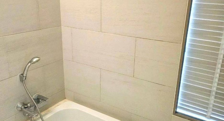 For rent and for sale 1 bed condo in Si Racha, Chonburi