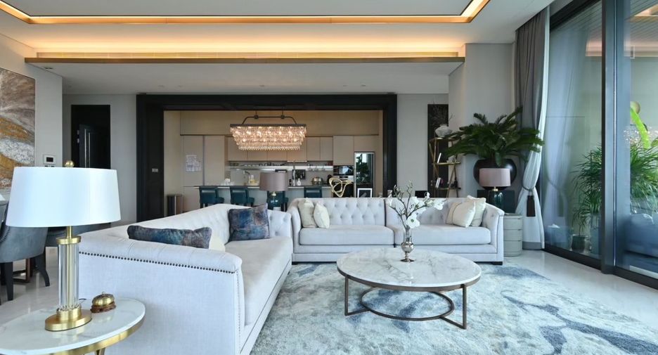 For rent and for sale 3 bedrooms condo in Pathum Wan, Bangkok