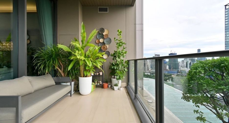 For rent and for sale 3 bedrooms condo in Pathum Wan, Bangkok