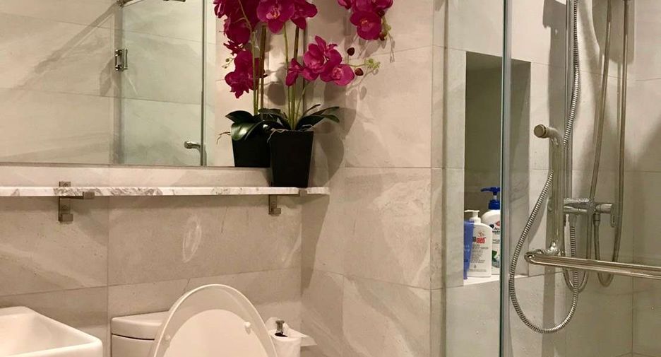 For rent 1 bed condo in Watthana, Bangkok