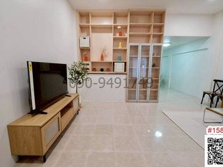 For rent 5 bedrooms townhouse in Bang Na, Bangkok